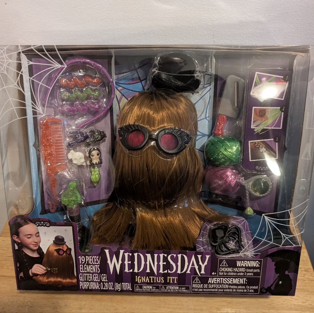 Mystery Character Costume Set with Brown Wig